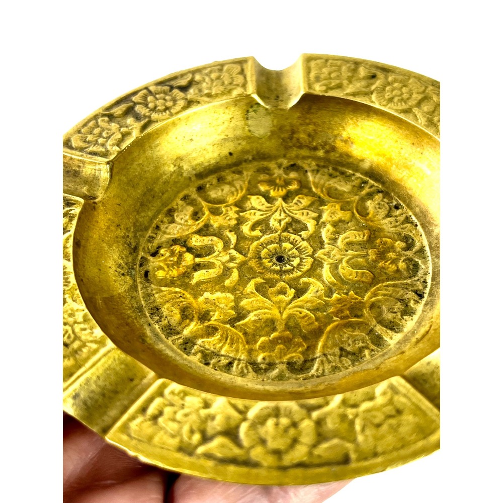 Vintage Ornate Embossed Brass Floral Ashtray Round Gold Tone Trinket Dish 4 Inch - Picture 4 of 9